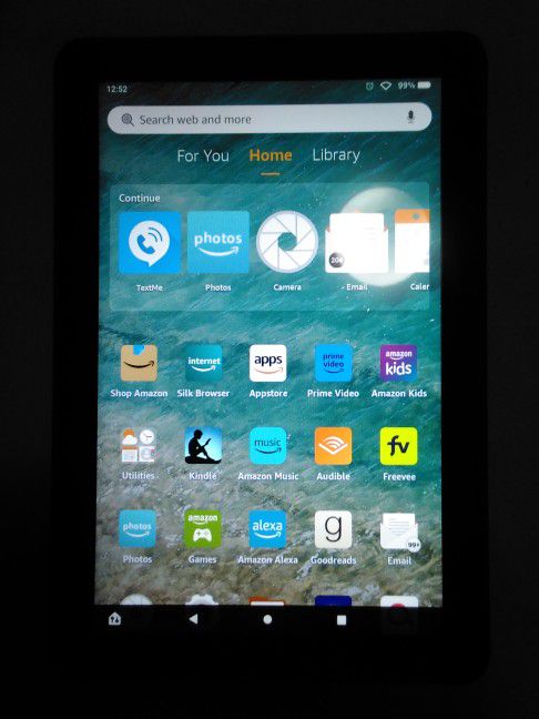 Tablet (Amazon Fire HD 8 Plus) (10th Generation)