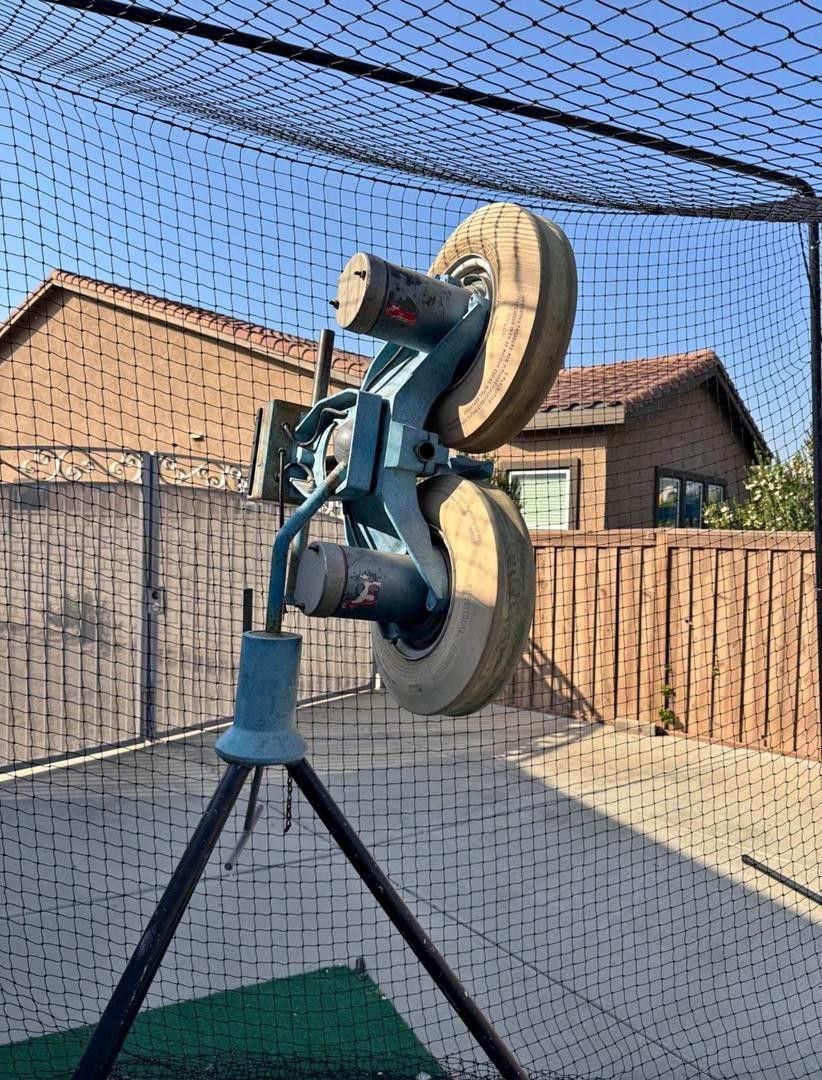 Jugs Baseball Pitching Machine 