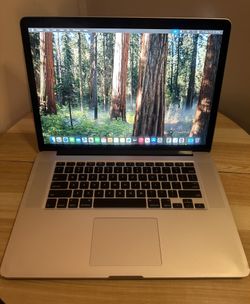 MacBook Pro Retina Display 15 inch i7/16GB/256GB/macOS Sequoia