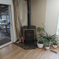 FIREPLACE.WOOD PELLETS