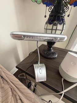 Small electric lamp