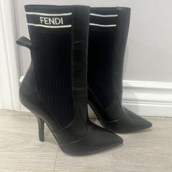 FENDI Black Half Letter Boots
