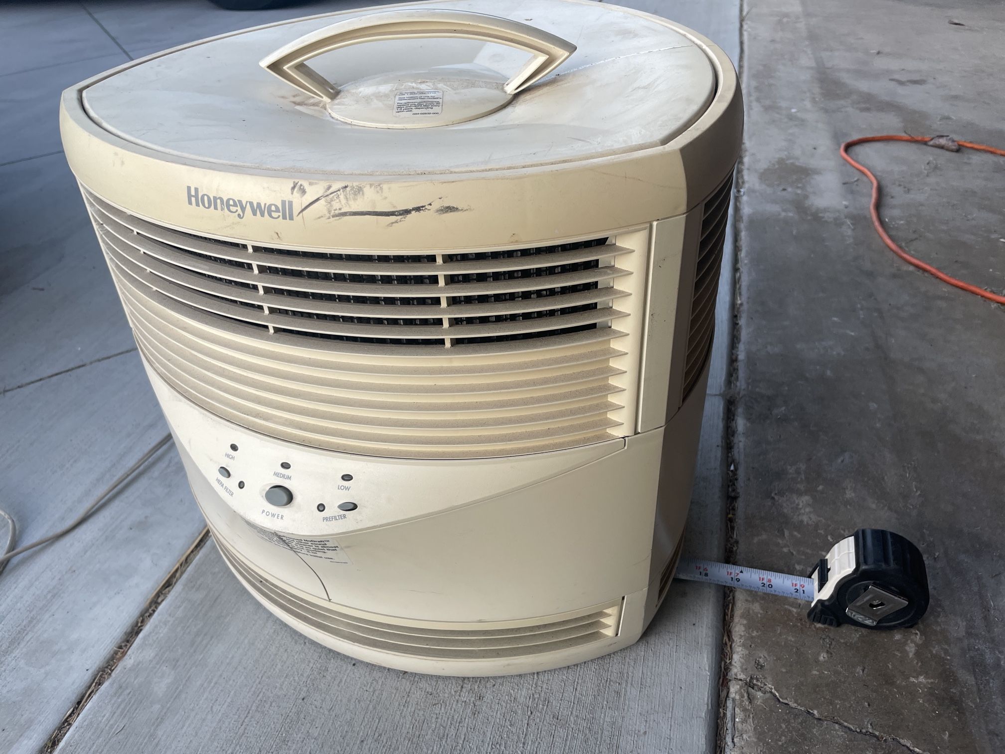 Honeywell HEPA filter.