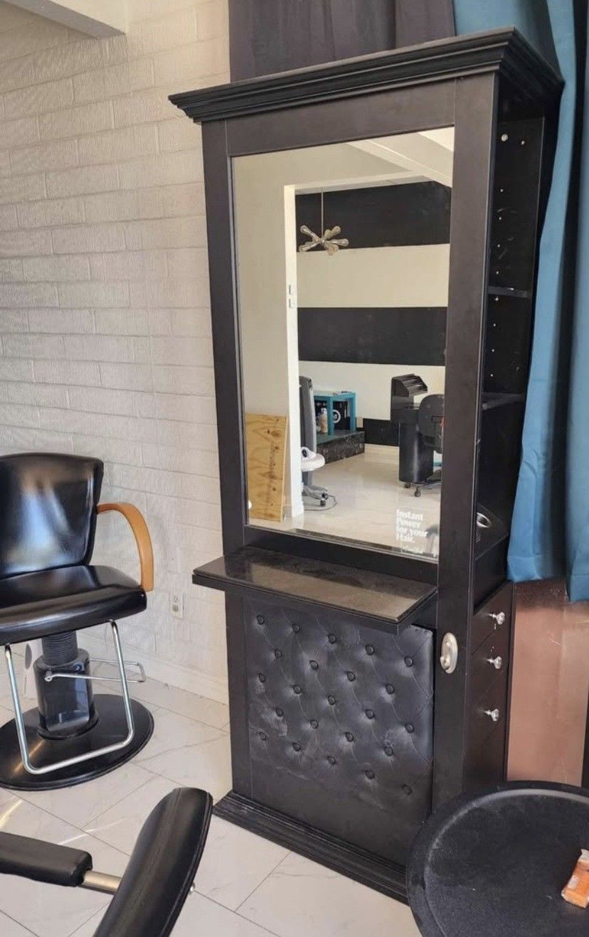 Double Sided Hair Station And Chair