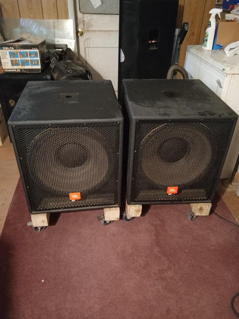2 Jbl mp418s 18" Bass Cabinets