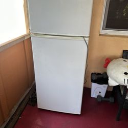 Magic Chef White Refrigerator 