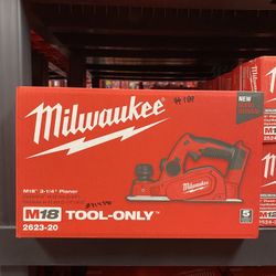 Milwaukee M18 18V Lithium-Ion Cordless 3-1/4 in. Planer (Tool-Only)