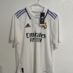 Real Madrid 22/23 Jersey MEDIUM