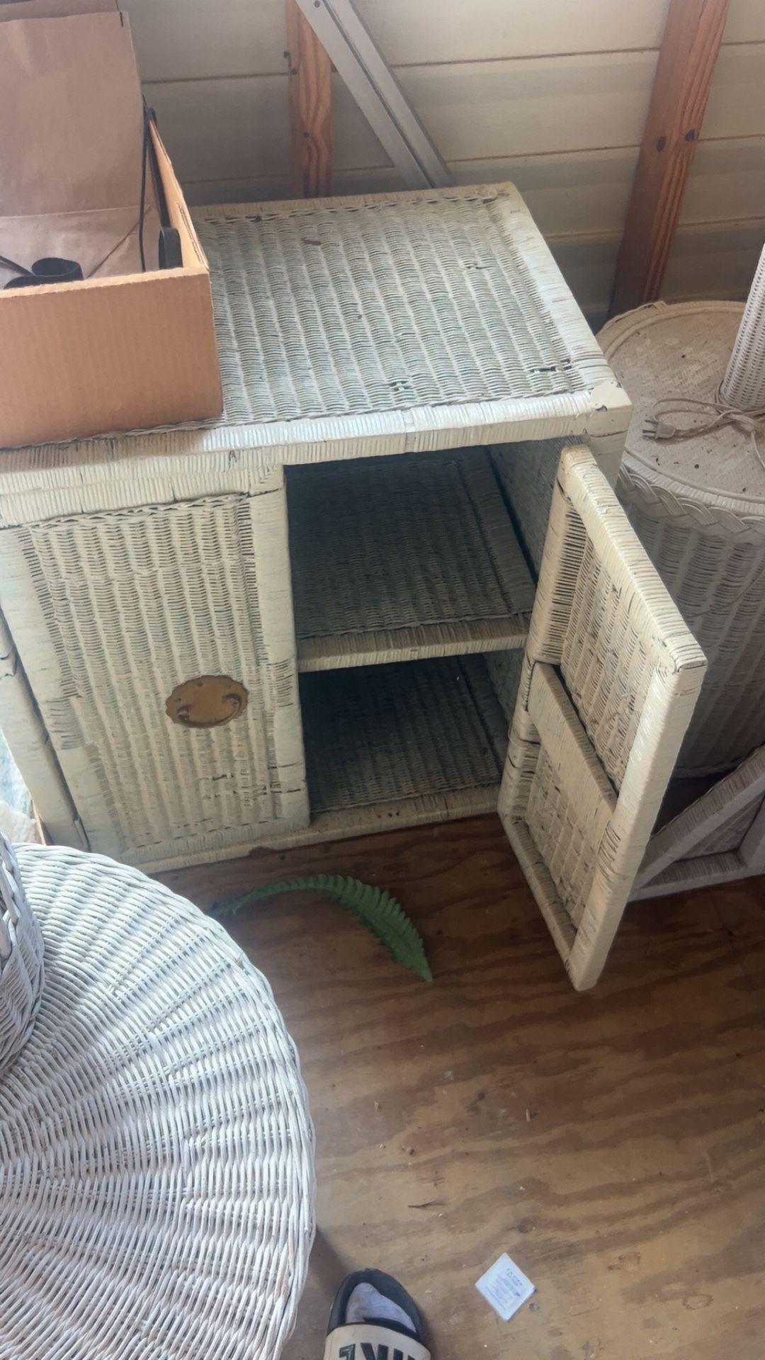 White Wicker Set 