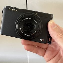 Fujifilm XQ2 Digital Camera 4x Zoom - Rare Made In Japan