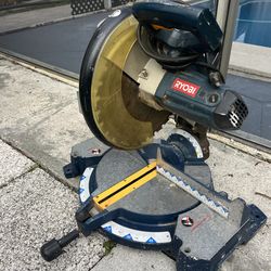 RYOBI SAW