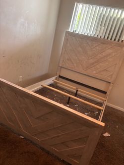 Queen Wood Bed Frame with Chevron Headboard