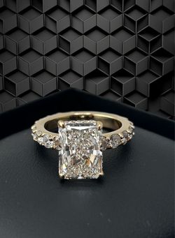 Radiant Shape lab-Grown Diamond Ring 💍