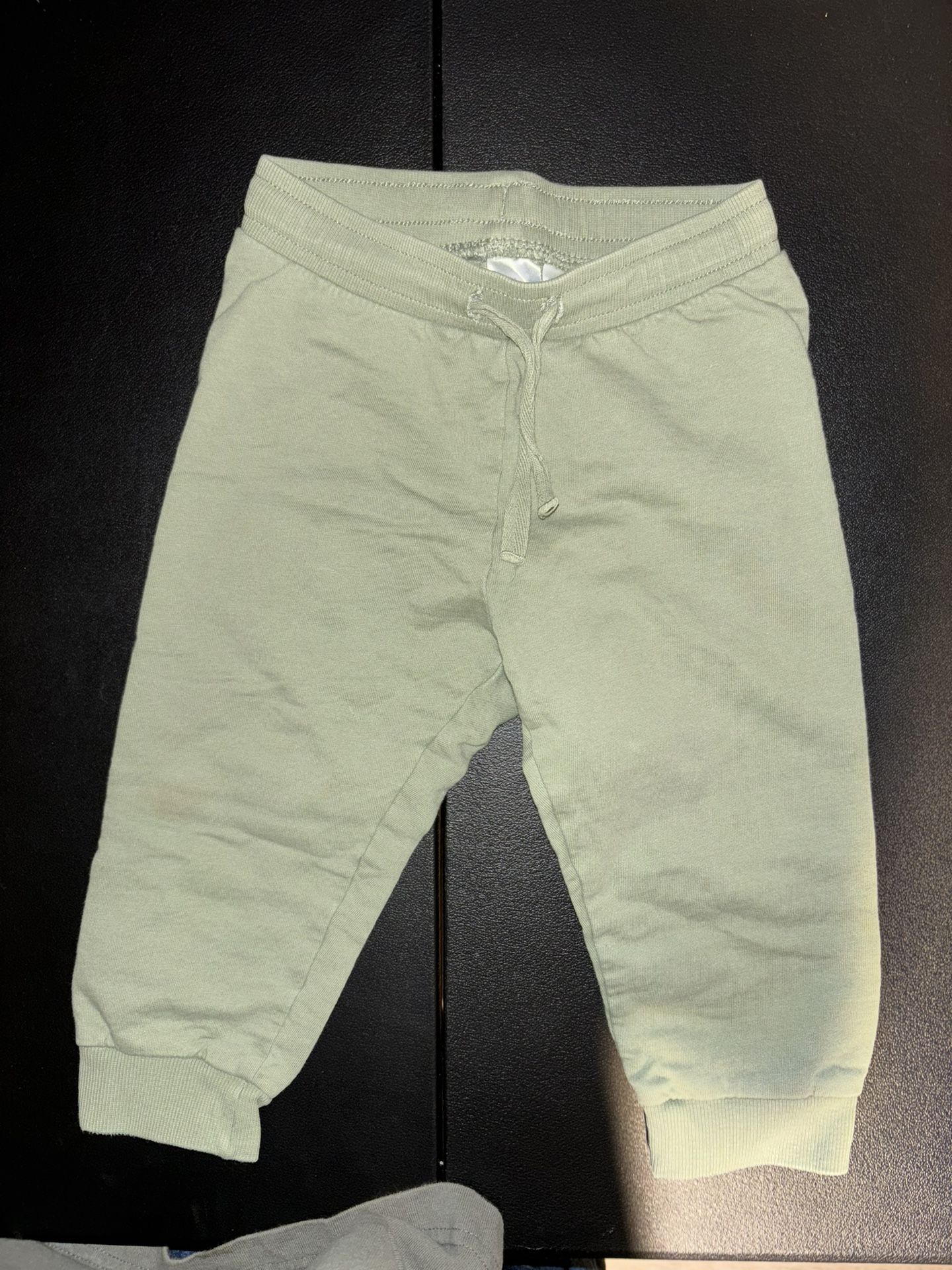 Baby clothes (B4)