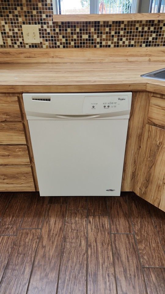 White Dishwasher Whirlpool