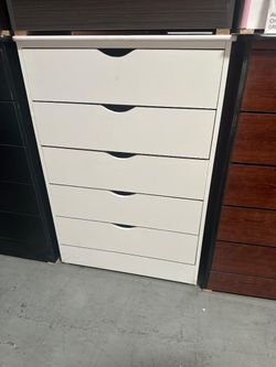 Five drawers dresser / 5 drawers dresser / Cajonera