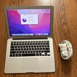 MacBook Air 13” 2017/8GB RAM/256GB SSD/Fully Functional/Excellent Battery/Apple charger 