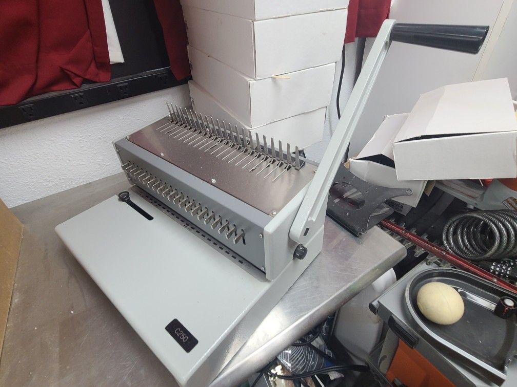 GBC CombBind™ C250