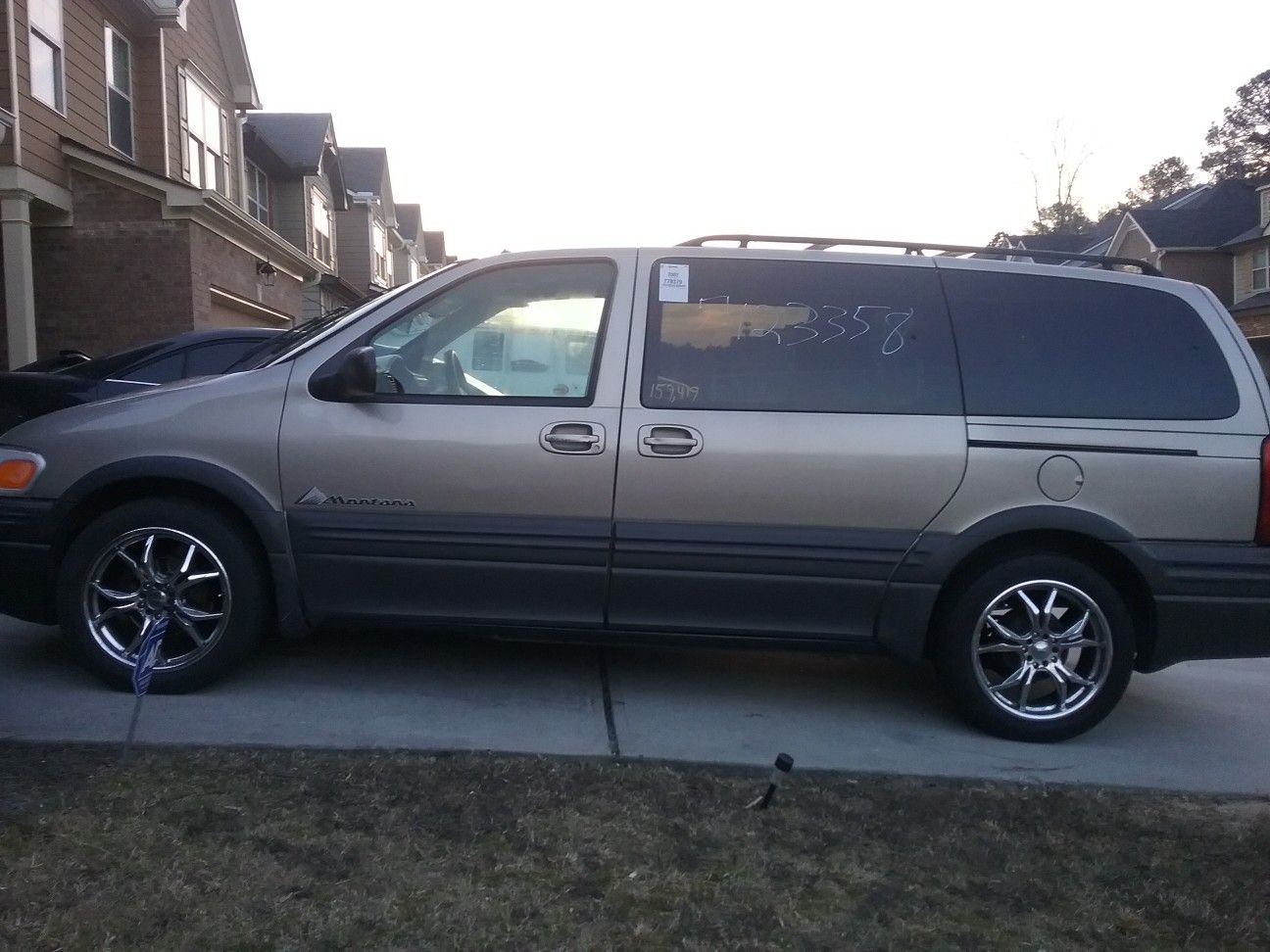 2002 Pontiac Montana