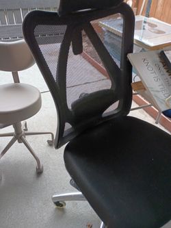 2 desk chair s for 40