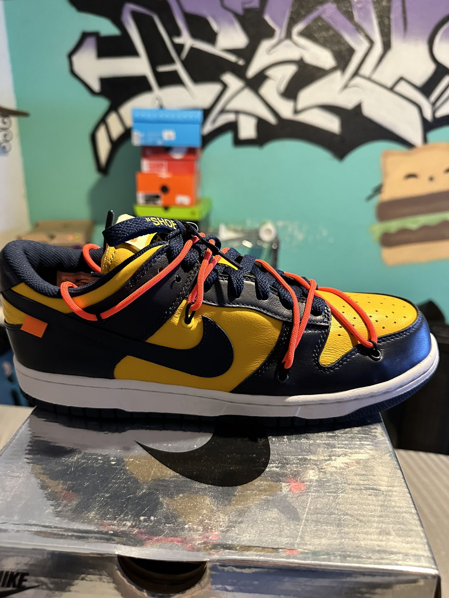 Ds Nike Low Off-white Michigan Sz for Sale in Morgan Hill, CA - OfferUp
