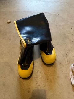 Muck Rubber Work Boots Black and Yellow  (3 pair sizes 13, 11 and 10 $40 each or $100 all 3)