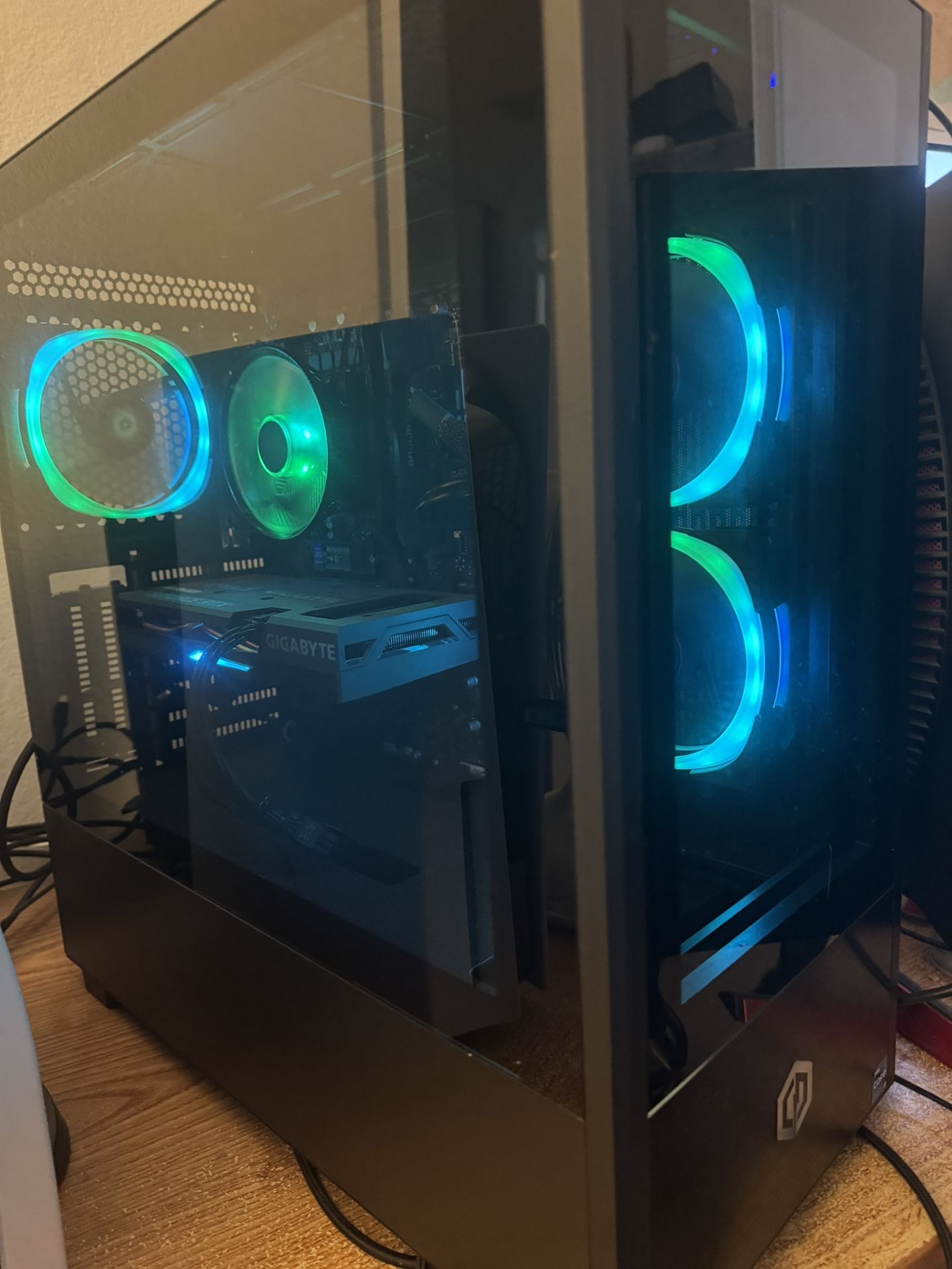 Gaming PC CyberPowerPC - Gamer Xtreme Desktop - Intel Core i7-11700F - 16GB Memory - NVIDIA GeForce RTX 3060 Ti - 1TB HDD + 500GB SSD - Black 