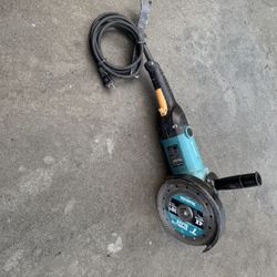 Makita GA7011C Grinder Great Condition 