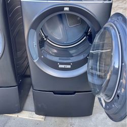 GE 5.0 cu. ft. Front Load Steam Washer with SmartDispense and 7.8 cu. ft. ELECTRIC Dryer with Steam