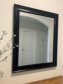 Wall mirror