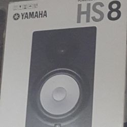YAMAHA  HS8 Powered Studio Monitor 