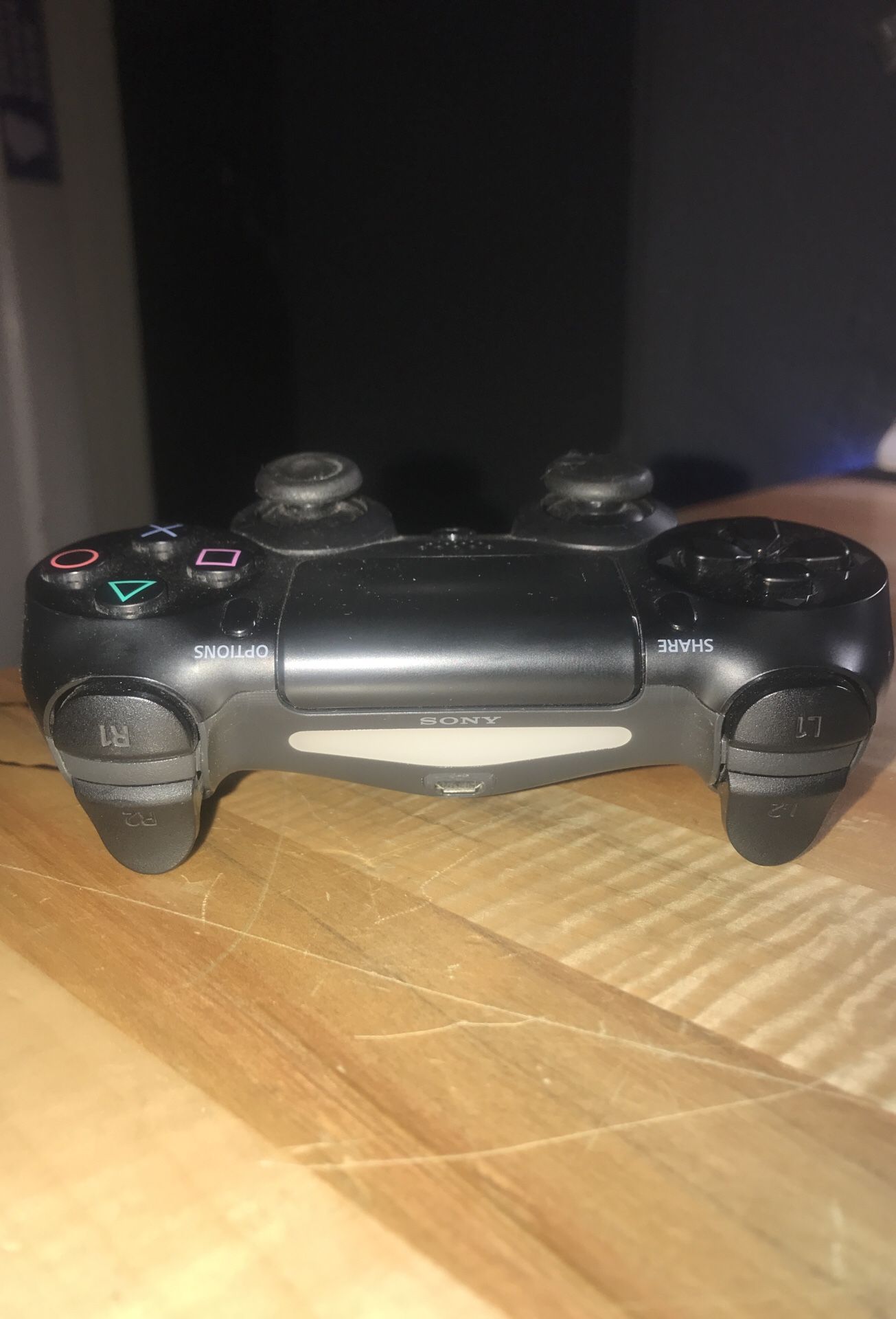 Broken black 2024 ps4 controller