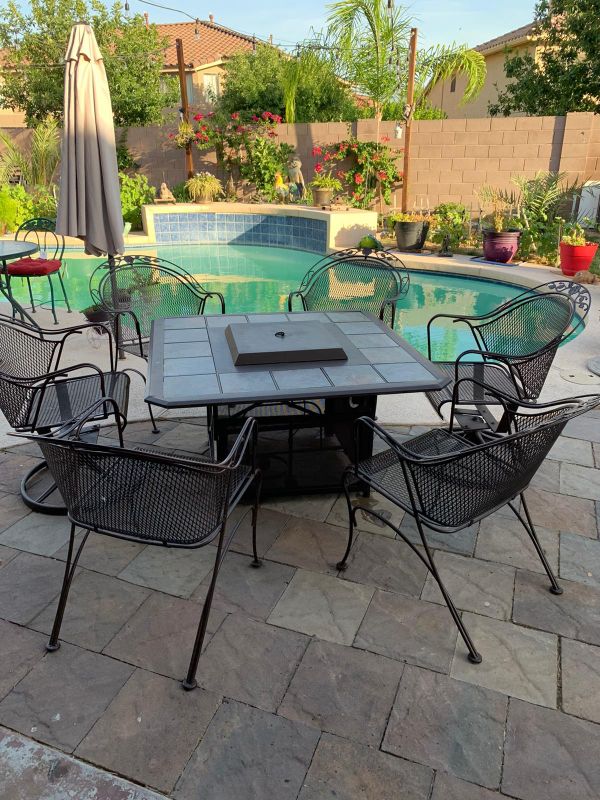 Propane fire pit, outdoor chair set for Sale in Litchfield Park, AZ - OfferUp