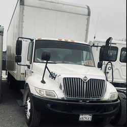 International (Brand New Engine) 4300 28feet