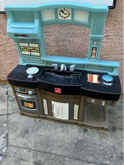 Play kitchen
