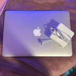 MacBook Pro 400$