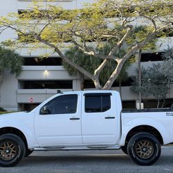 NISSAN FRONTIER CREW CAB