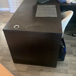 Black Desk