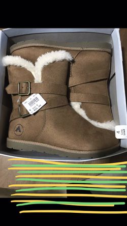 Brand New in Box with Tag -Brown Fur Winter Boots 🥾⛄️ Not Uggs