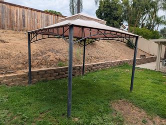 Target Madaga Gazebo