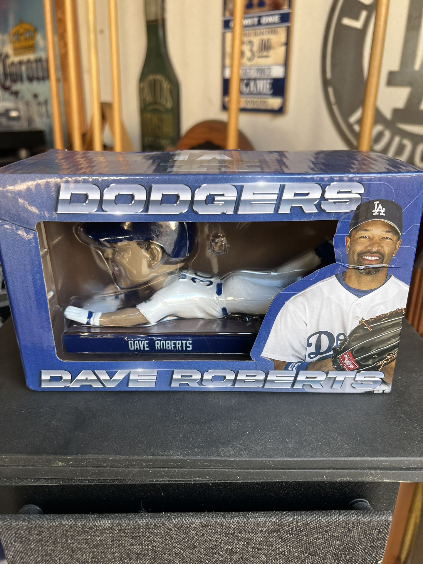 Dave Roberts Sliding Bobblehead *No Trades*