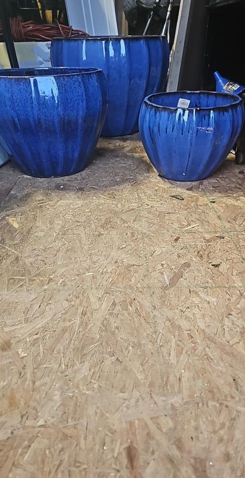 Sm,Med,LG Flower Pots