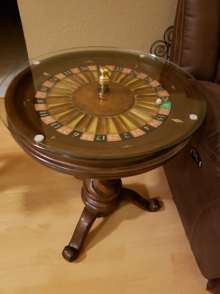 Roulette side table