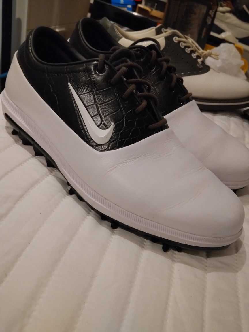 Size 10 - Nike Air Zoom Victory Tour Wide White Black