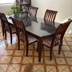 Dining Table + 5 Chairs