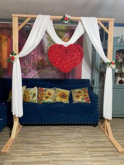 Sweetheart flower arch decor