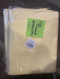 Round Polyester 132" Tablecloth Pastel Yellow – 7 Pack