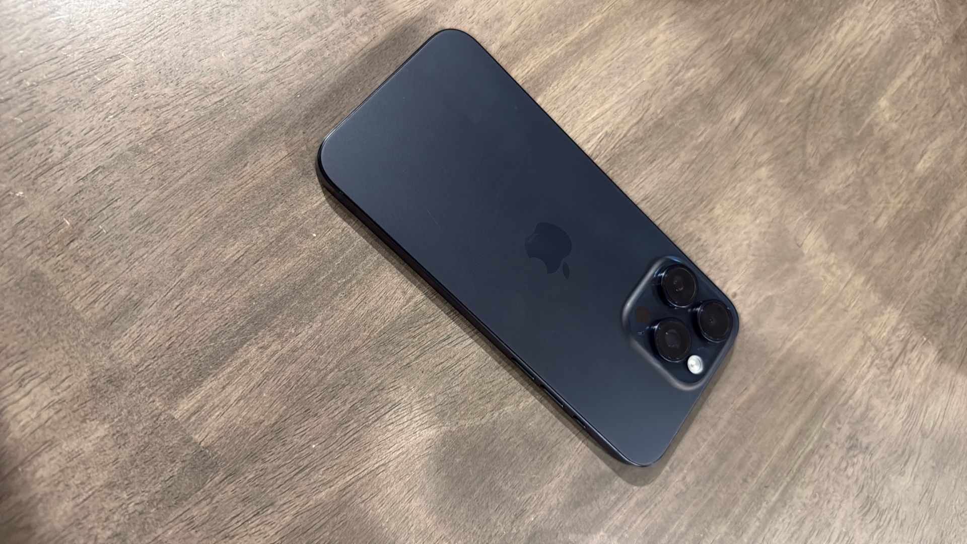 iPhone 15 Pro Max Titanium 