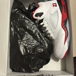 Jordan 5 Retro Fire Red Black Tongue Size 10.5 