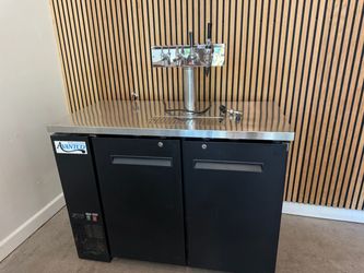 Avantco UDD-60-HC (2) Double Tap Kegerator Beer/Cold Brew Dispenser - Black, (2) 1/2 Keg Capacity
